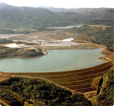 Método de extracción: Minería a cielo abierto y subterránea